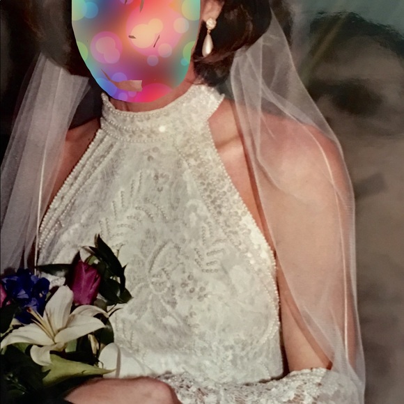 Dreamy Wedding gown - Picture 2 of 16